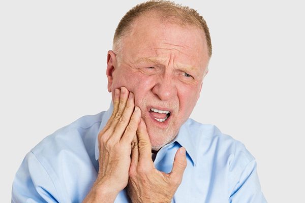 Các bệnh răng miệng thường gặp ở người cao tuổi - Nha Khoa Linh Xuân